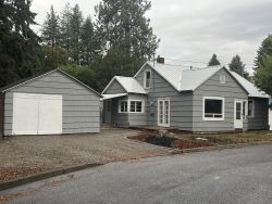 613 S 10th  CDA, ID